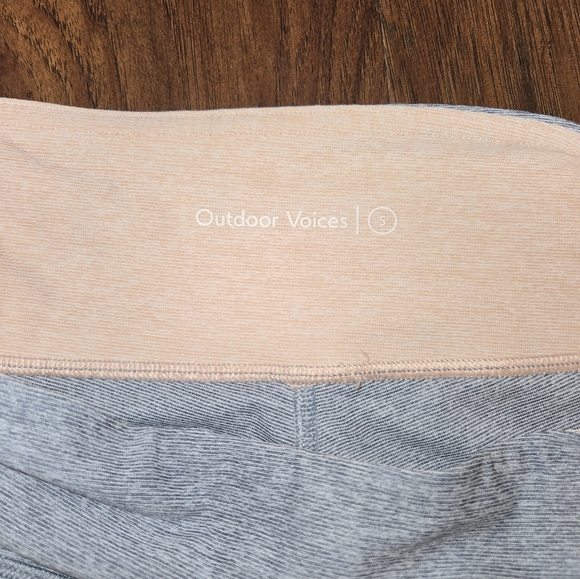 Outdoor Voices Small Blue Pink Ankle Leggings - Picture 7 of 9